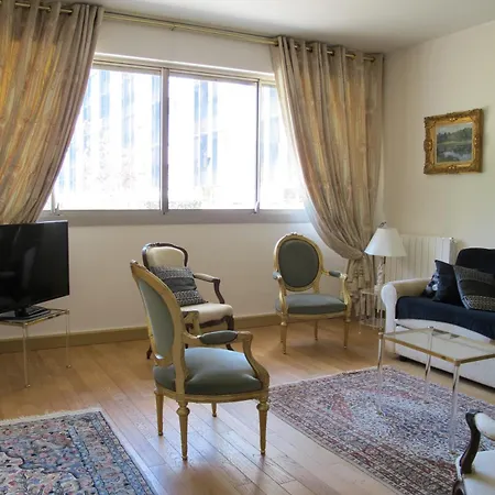 Apartmán Chic Paris Apartment With Local Vibe And Metro Access *