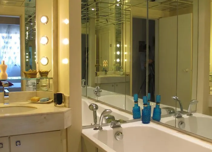 شقة Chic With Local Vibe And Metro Access