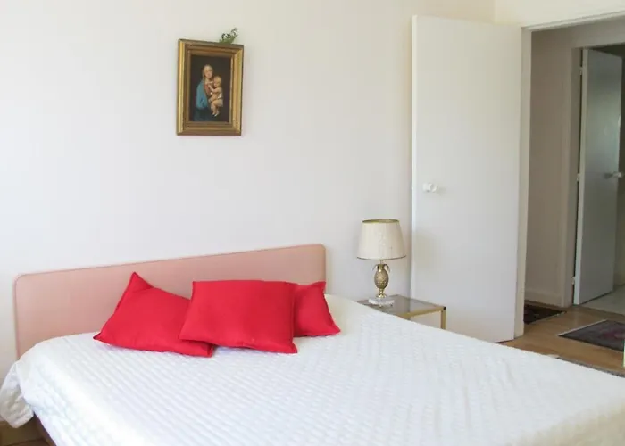 شقة Chic With Local Vibe And Metro Access *