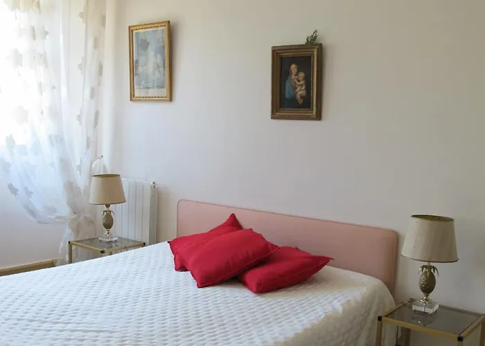 Chic With Local Vibe And Metro Access Appartamento *